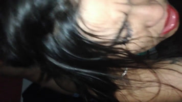 Dominicana estudiante de la UASD singando