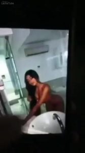 Otro video porno de La jary masturbandose