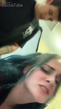 Emo teenage se graba mientras que el novio se la coge en cuatro