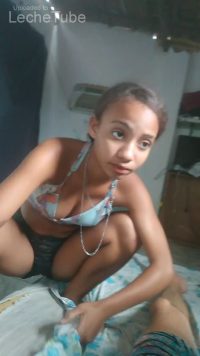 Con solo 18 años y no esta preparada para follar dice ella