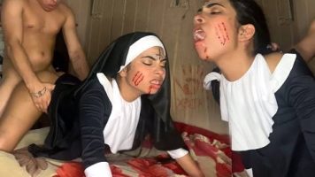 Monja puta follando duro con el padre