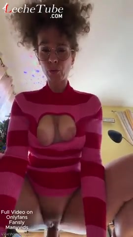 La mejor amiga de mi mama montando mi polla