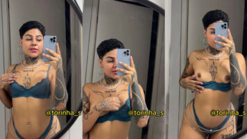 Vitoria stefany se graba desnudandose en el baño